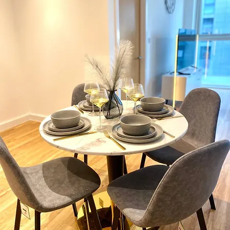 Luxurious 2 Bedroom - Water View And Parking Манчестер