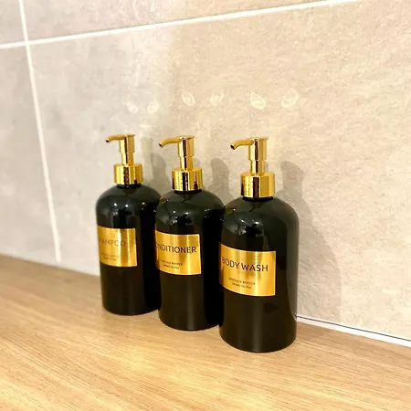 Luxurious 2 Bedroom - Water View And Parking アパート *