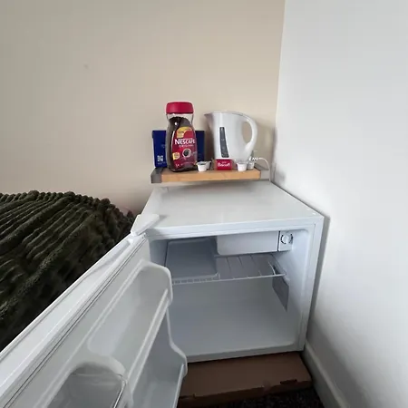 Double Bedroom - Private Bathroom - Centre Homestay Manchester