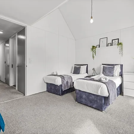 Large Townhouse 5 Beds With Two Parking Spaces - Centre アパート *