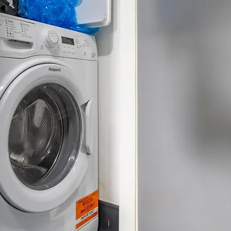 Ferienhaus Large Townhouse 5 Beds With Two Parking Spaces - Centre *