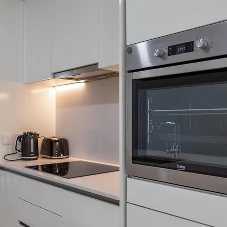 Large Townhouse 5 Beds With Two Parking Spaces - Centre