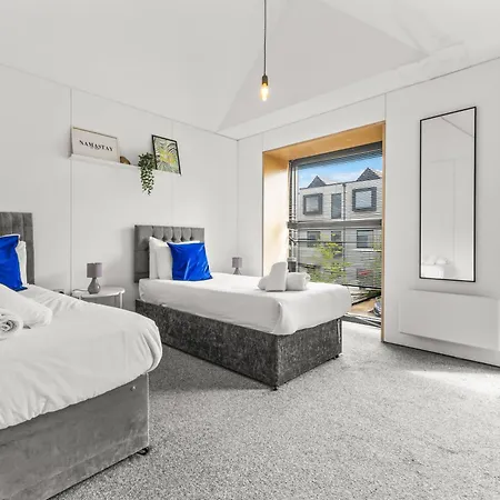 Ferienhaus Large Townhouse 5 Beds With Two Parking Spaces - Centre *