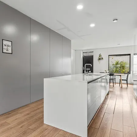 Ferienhaus Large Townhouse 5 Beds With Two Parking Spaces - Centre