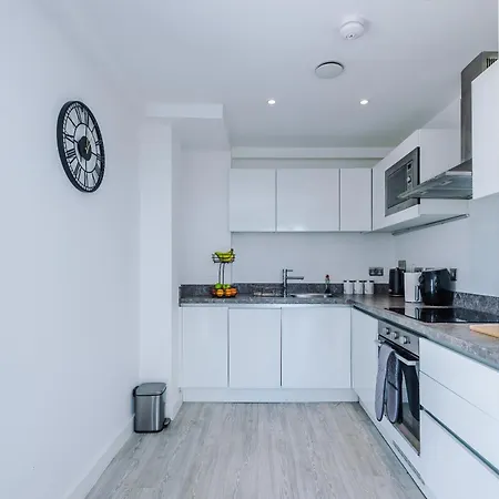 2br Flat In Salford, Modern, Centre, Wifi, Kitchen Appartement