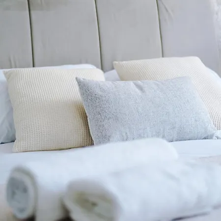 Апартаменты 2br Chic And Stylish In Salford, Wifi, Kitchen, Parking With View