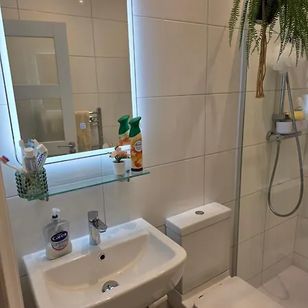 Bee Hive Flat Πανσιόν *