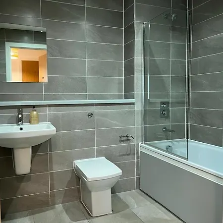 Luxury Salford Quays Apartment *