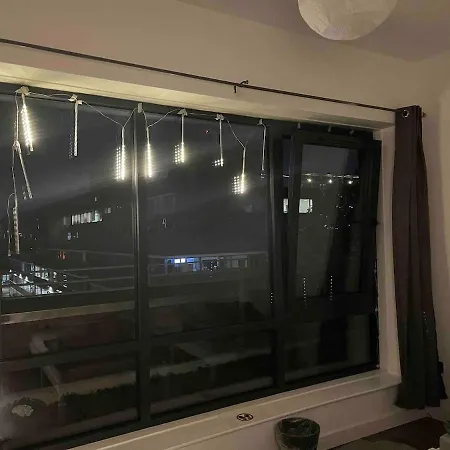 2 Morden In Centre * Μάντσεστερ