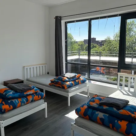 Διαμέρισμα 2 Morden In Centre Μάντσεστερ