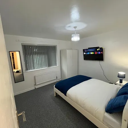 3 Bedroom House With New Kitchen And Bathroom Hébergement de vacances Manchester
