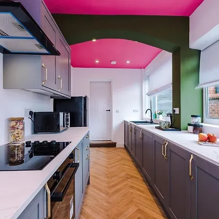 Trendy 3 Bedroom Pad *