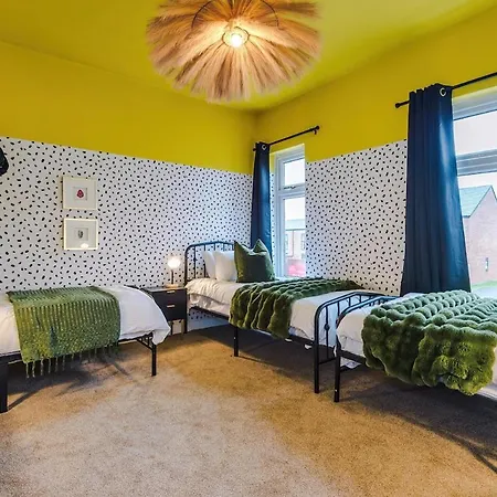 Nyaraló Trendy 3 Bedroom Pad Manchester