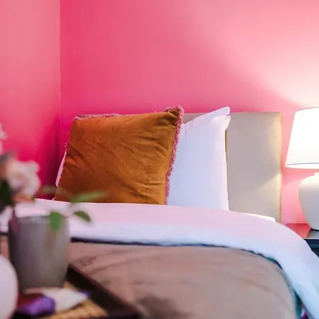 Trendy 3 Bedroom Pad Манчестер