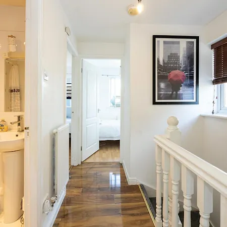 Serenity House 曼彻斯特