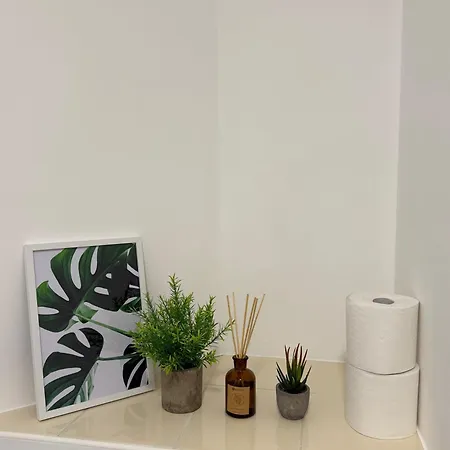 Zelena Luxurious Apartment, Private Parking, Fast Wi-fi, Self Check-in Anytime Perfect For Late Arrivals, 5 Minutes To Old Trafford Stadium Apartmán Manchester