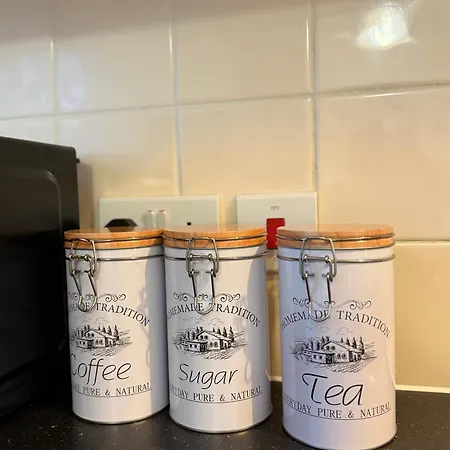 Zelena Luxurious Apartment, Private Parking, Fast Wi-fi, Self Check-in Anytime Perfect For Late Arrivals, 5 Minutes To Old Trafford Stadium Lejlighed *