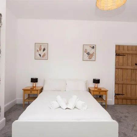 Charming 3mins From Airport アパート マンチェスター