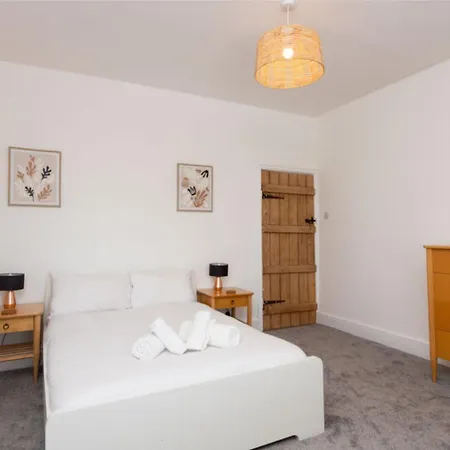 Apartment Charming 3mins From Airport Manchester