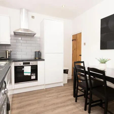 Charming 3mins From Airport Manchester