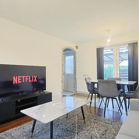 Holiday home 3br Modern In Manchester