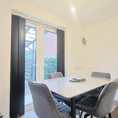 3br Modern In Manchester