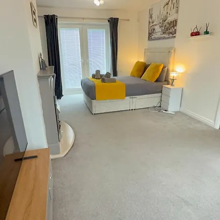 Contractor Stays, Fast Wifi, Free Parking, Work *