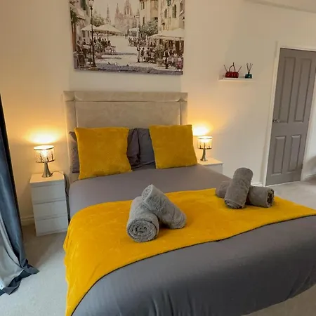 Апартаменты Contractor Stays, Fast Wifi, Free Parking, Work *