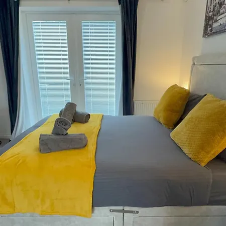 Contractor Stays, Fast Wifi, Free Parking, Work * Манчестер