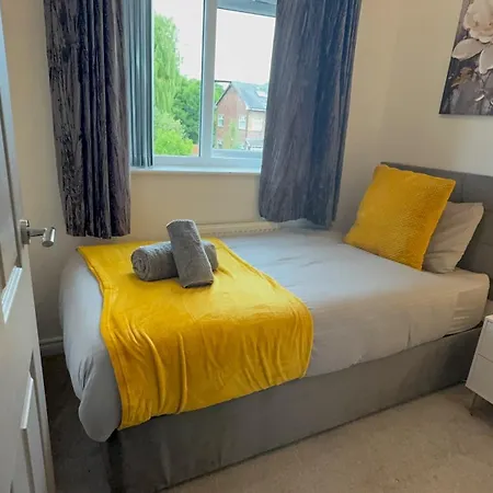 Contractor Stays, Fast Wifi, Free Parking, Work * Manchester
