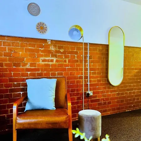 Media 2 Beds & Free Parking Apartment *