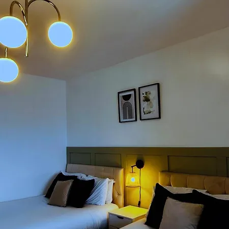 Free Parking Spacious 2 Bedroom Mcr *