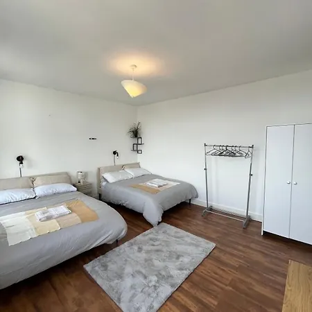 Lejlighed Centre & Parking 2 Bedroom Ap