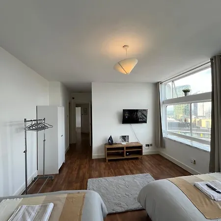 Centre & Parking 2 Bedroom Ap
