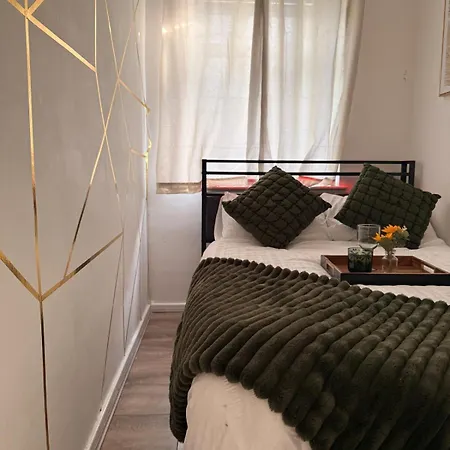 Flat In - Dudleys Dove Manchester