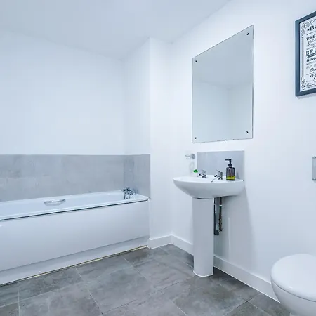 Monthlyescape Family Leisure Wifi Sleeps4 Manchester