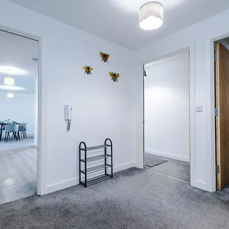 Apartment Charming Salford, Staycation, Wifi, Sleeps 5 Manchester