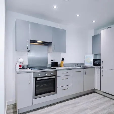 Charming Salford, Staycation, Wifi, Sleeps 5 * Manchester
