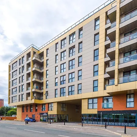 Charming Salford, Staycation, Wifi, Sleeps 5