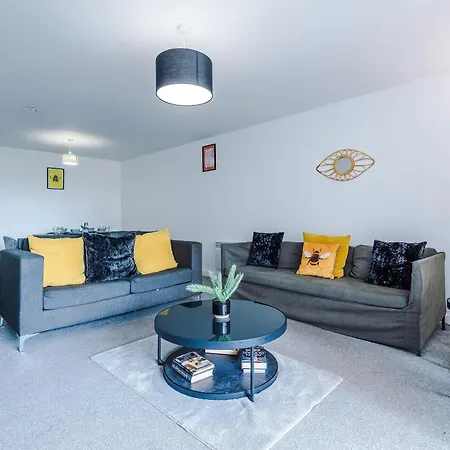 Daire Charming Salford, Staycation, Wifi, Sleeps 5