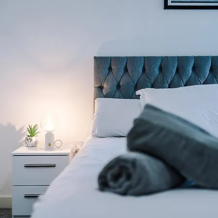 Charming Salford, Staycation, Wifi, Sleeps 5 Manchester