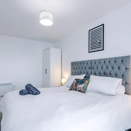 Charming Salford, Staycation, Wifi, Sleeps 5 Appartamento *
