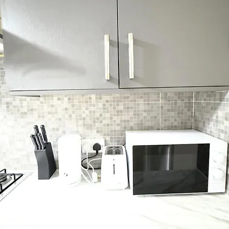 Дом отдыха Entire 3 Bedroom House, Salford 60