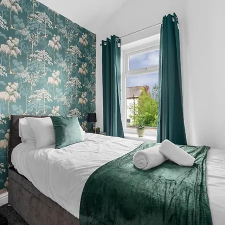 דירה Four Bedroom House By Brookland Serviced Short Lets With Free Wifi *