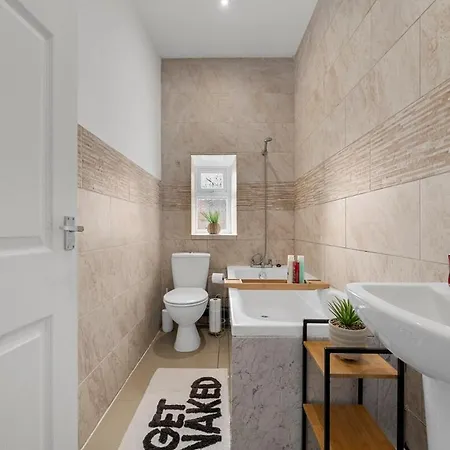 Lejlighed Four Bedroom House By Brookland Serviced Short Lets With Free Wifi *
