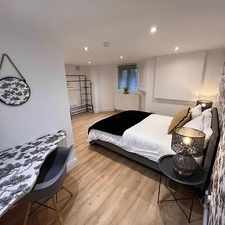 Vakantiehuis Spacious Victorian 5bedroom 5bathroom W Free Parking *