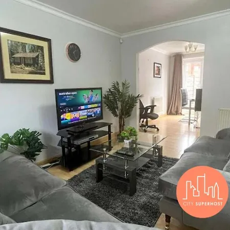 Free Parking - Close To Centre Tatil Evi