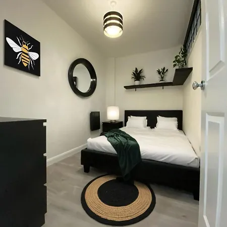 2 Bedroom Centre Διαμέρισμα