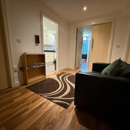3 Bed Near Oxford Rd 公寓 *