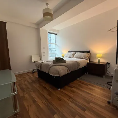 3 Bed Near Oxford Rd アパート